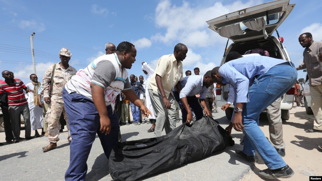 Abavukanyi begeranya uwabo yahitanwe n'igitero ca reta ya Somaliya ifashijwe na Amerika, mu ntara ya Lower Shabelle, Kw'itariki 25/09/2017.