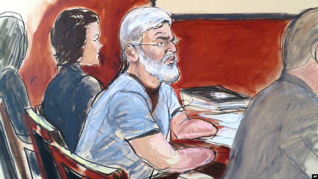 Gambar Mustafa Kamel Mustafa (tengah) saat menghadiri sidang di New York (14/4). 