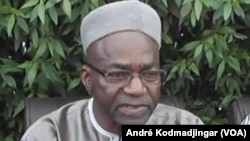 Le chef de file de l'opposition tchadienne, Saleh Kebzabo de l'UNDR à N’Djamena le 29 avril 2016. (VOA/André Kodmadjingar)