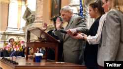 Michael Busch llegó a la Cámara de Maryland en 1986. Era eduador y fue entrenador de fútbol y básketbooll en Annapolis, capital del estado.