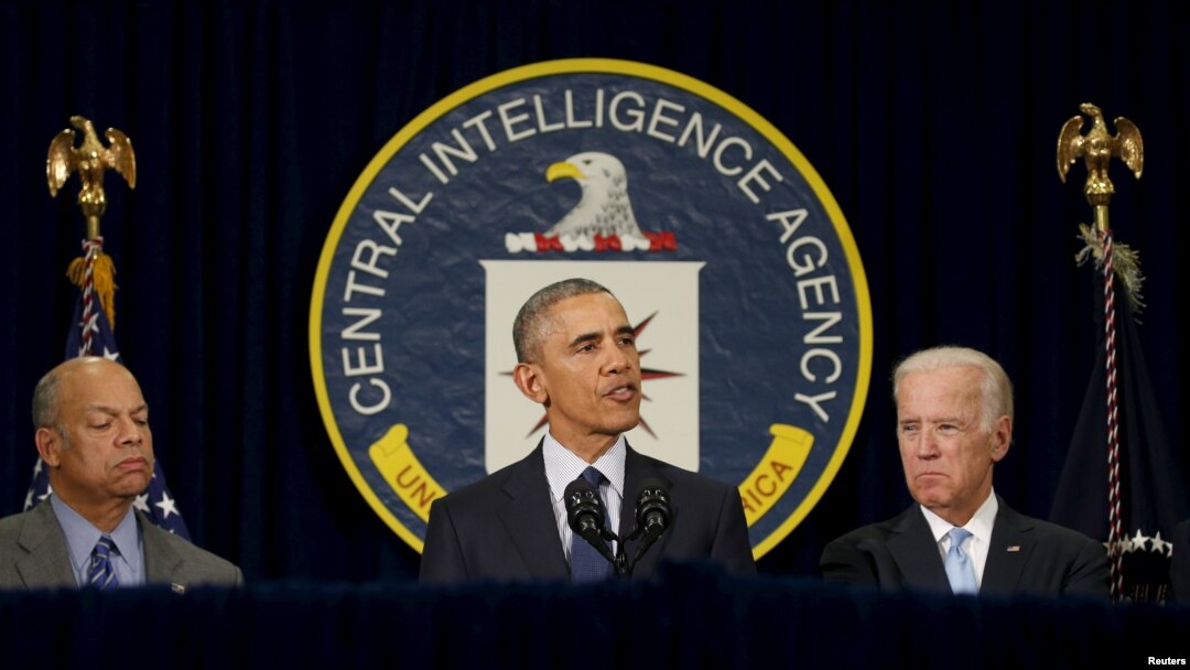Prezident Obama Markaziy razvedka boshqarmasidagi majlisdan so'ng. Lengli, Virjiniya, 13-aprel, 2016-yil.