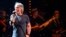 Penyanyi Jon Bon Jovi tampil dalam sebuah konser di Beacon Theatre di New York, pada 3 Juni 2021. (Foto: AP/Invision/Charles Sykes