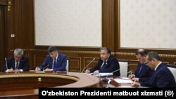 O'zbekistondagi besh siyosiy partiya rahbarlari Prezident Shavkat Mirziyoyev huzurida, Toshkent, O'zbekiston, 2019-yil, 22-avgust