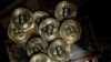 Foto ilustrasi mata uang kripto Bitcoin yang diabadikan di Paris, Prancis, 9 Maret 2024. (Foto: Benoit Tessier/Reuters)