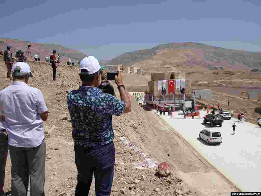 Su altında kalacak bölgedeki eserlerin taşınması yıl içinde tamamlanacak.