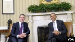 Sekjen NATO Anders Fogh Rasmussen (kiri) dan Presiden Obama di Gedung Putih (7/11).