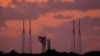 Kapsul Starliner milik Boeing tampak berada di atas roket Atlas V di landasan peluncuran di Cape Canaveral, Florida, pada 1 Juni 2024. (Foto: AP/Chris O'meara)