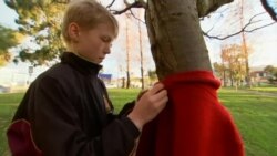 美国万花筒:澳洲10岁男孩为流浪者送爱心