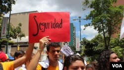 Estudiantes venezolanos salieron a pronunciarse en una manifestación donde apoyaron a sus respectivos candidatos. Todo esto sin violencia. [Foto: Iscar Blanco]