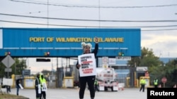 Trabalhadores protestam no Porto de Wilmington, Delaware, 1 outubro 2024