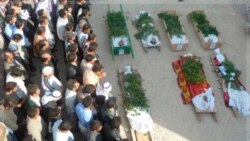 جسد چند تن از افرادی که جان خود را در درگیری ها با دولت سوریه از دست دادند. ۲ نوامیر ۲۰۱۱