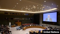 Nickolay Mladenov s'adressant par liaison vidéo au Conseil de sécurité de l'ONU, le 23 mars 2016.