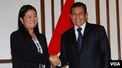 Keiko Fujimori dijo que si se confirmaba la victoria de Humala iría a saludarlo, cosa que concretó pasadas las 6 de la tarde del lunes 6 de junio de 2011 en Lima.