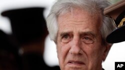 El presidente Tabaré Vázquez, de 79 años, señaló previamente al comunicado del viernes 23 de agosto de 2019 que se siente bien y que no ha tenido síntomas de la enfermedad.