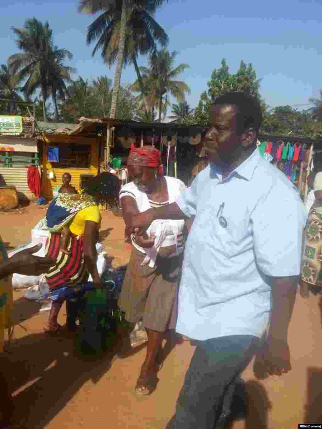 Daviz Simango em&nbsp;Massinga, província de Inhambane 