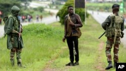 Amasotsha athwalise nzima abantu kwele Zimbabwe.