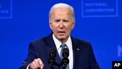 En medio de críticas y desafíos electorales, Biden enfrenta la desilusión entre votantes latinos, presentando iniciativas como la reforma migratoria y mejoras económicas en una conferencia crucial en Nevada.