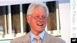 Former President Clinton Calls for Peace on Visit to Israel