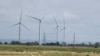 Turbin angin darat di Ladang Angin Little Cheyne Court di Dungeness, Inggris, 10 Juli 2024. (Chris J. Ratcliffe/REUTERS)