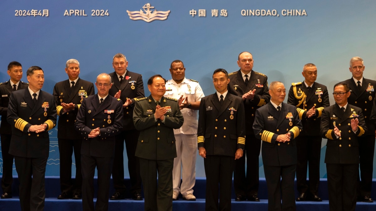 美菲年度军演之际中国警告各国称反对秀肌肉的炮舰外交