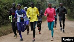 Des athlètes font du jogging près de Nairobi, Kenya, 9 juin 2016.