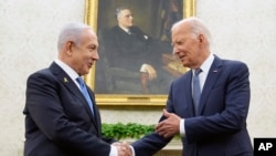 Tổng thống Mỹ Joe Biden (phải) gặp Thủ tướng Israel Benjamin Netanyahu tại Phòng Bầu dục, Tòa Bạch Ốc, ở Washington, ngày 25/7/2024.