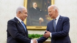 Tổng thống Joe Biden (phải) gặp Thủ tướng Israel Benjamin Netanyahu tại Phòng Bầu dục của Nhà Trắng ở Washington, ngày 25/7/2024.