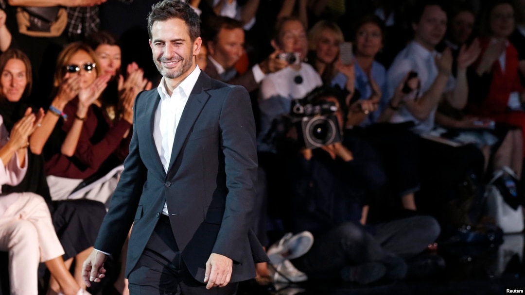 Designer Marc Jacobs Leaves Louis Vuitton