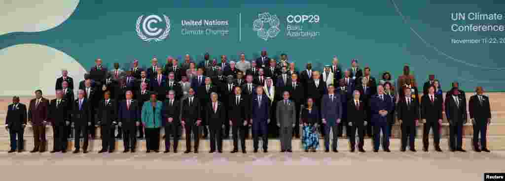 CLIMATE-COP29/FAMILY-PHOTO