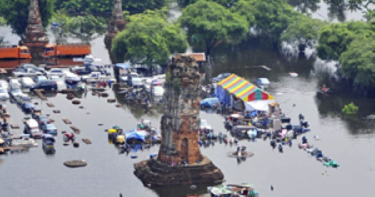 Bangkok Prepares for Flooding That Has Swept Southeast Asia