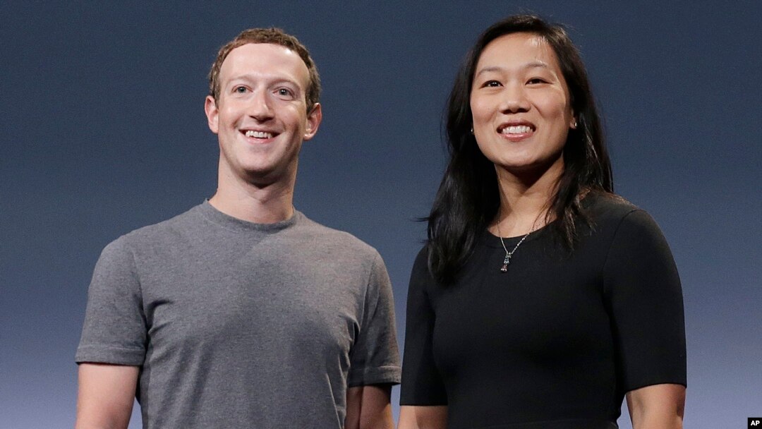 Mark Zuckerberg dan istrinya Priscilla Chan dalam sebuah acara di San Francisco. (Foto: Dok)