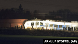 Dos trenes accidentados en Meerbusch, Alemania el martes 5 de diciembre de 2017.