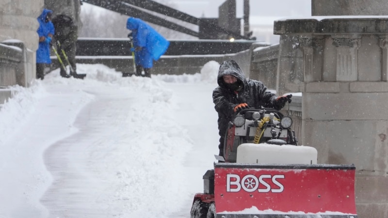 Central US pummeled by snow, ice as major storm heads east