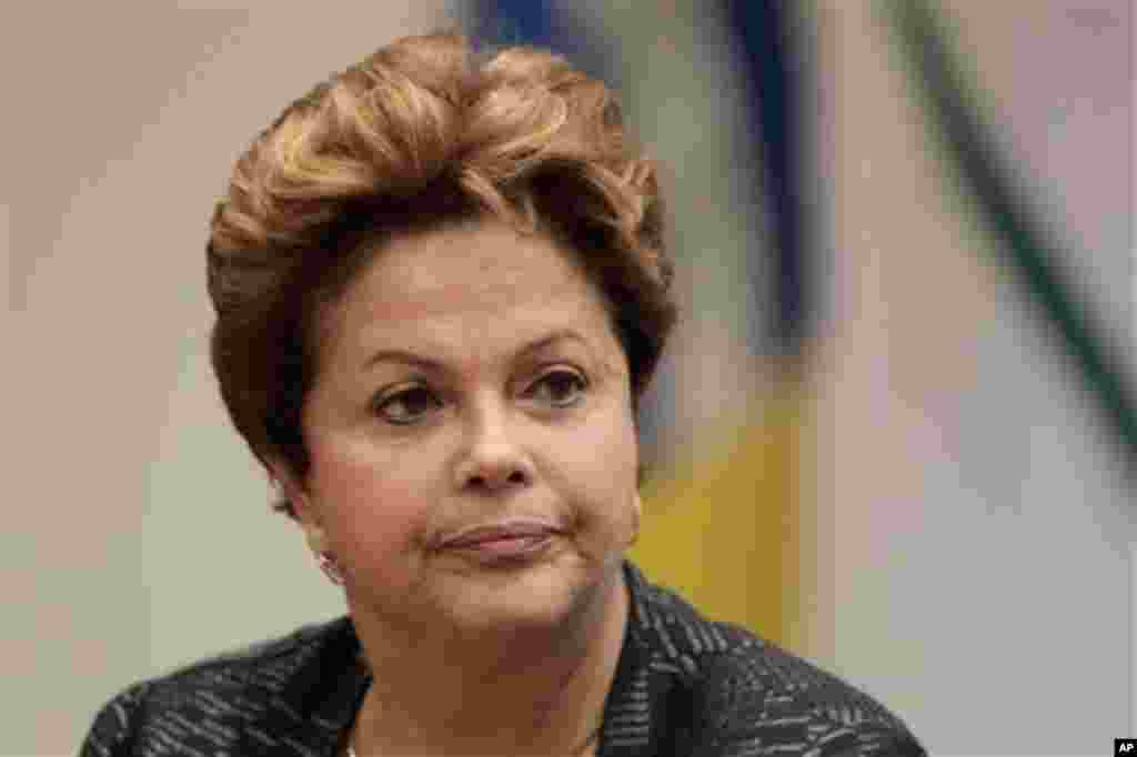 Brazil’s President Dilma Rousseff, speaks at a graduation ceremony for graduates of the Rio Branco Institute, at the Itamaraty Palace in Brasilia, Brazil, Monday, June 17, 2013. Brazilian protesters angered by a hike in bus and subway fares are promising 