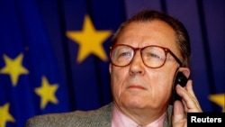 FILE - European Commission President Jacques Delors listens to a question during a press conference on Oct. 21, 1994, at the EU headquarters in Brussels. Delors has died, his family announced on Dec. 27, 2023.