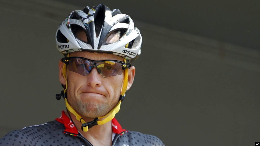 El ciclista estadounidense, Lance Armstrong, ha sido acusado de usar drogas que mejoraron su rendimiento.