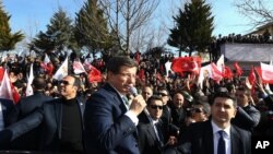 Turkish Prime Minister Ahmet Davutoglu speaks in Mardin, Turkey, Feb. 5, 2016.