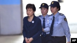 La présidente déchue Park Geun-hye pendant l'une de ses comparutions au tribunal du district central de Séoul, le 25 mai 2017.