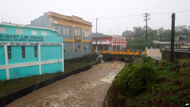 [En Fotos] Fiona azota Puerto Rico con inundaciones, deslaves y cortes eléctricos 