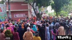 ঢাকার ইডেন কলেজে ছাত্রলীগের দু’পক্ষের সংঘর্ষের ঘটনায় কলেজ শাখা কমিটির কার্যক্রম স্থগিত