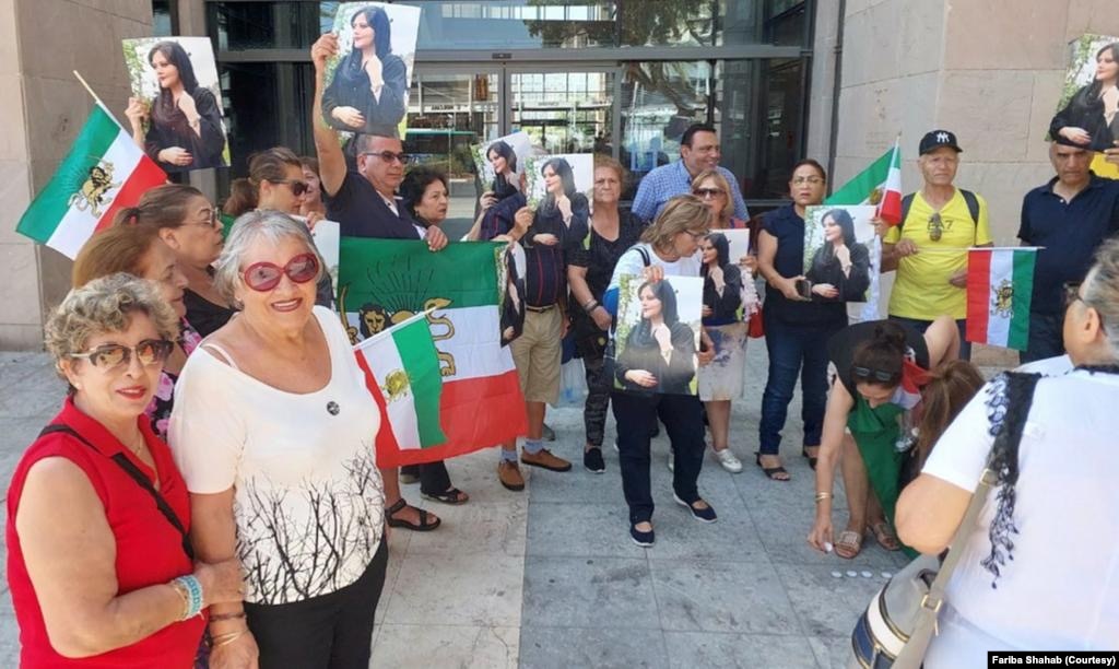 تجمع شماری از ایرانیان اسرائیل در حمایت از معترضان در ایران و اعتراض به کشته&zwnj; شدن مهسا امینی (جمعه ۱ مهر)