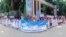 কক্সবাজারে আইন-শৃঙ্খলা পরিস্থিতির অবনতির প্রতিবাদে জেলা পুলিশ সুপারের কার্যালয়ের সামনে বিভিন্ন শিক্ষা প্রতিষ্ঠানের শিক্ষার্থীরা মানববন্ধনে অংশ নেয়। শনিবার, ১৭ সেপ্টেম্বর, ২০২২। 