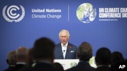 ARCHIVO - El entonces príncipe Carlos del Reino Unido se dirige a una recepción de líderes de la Commonwealth, en la cumbre COP26, en el SECC en Glasgow, Escocia, el 2 de noviembre de 2021.