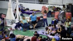 ARCHIVO - Unas 13.000 personas han sido albergadas a nivel nacional en Honduras, de acuerdo a información oficial.