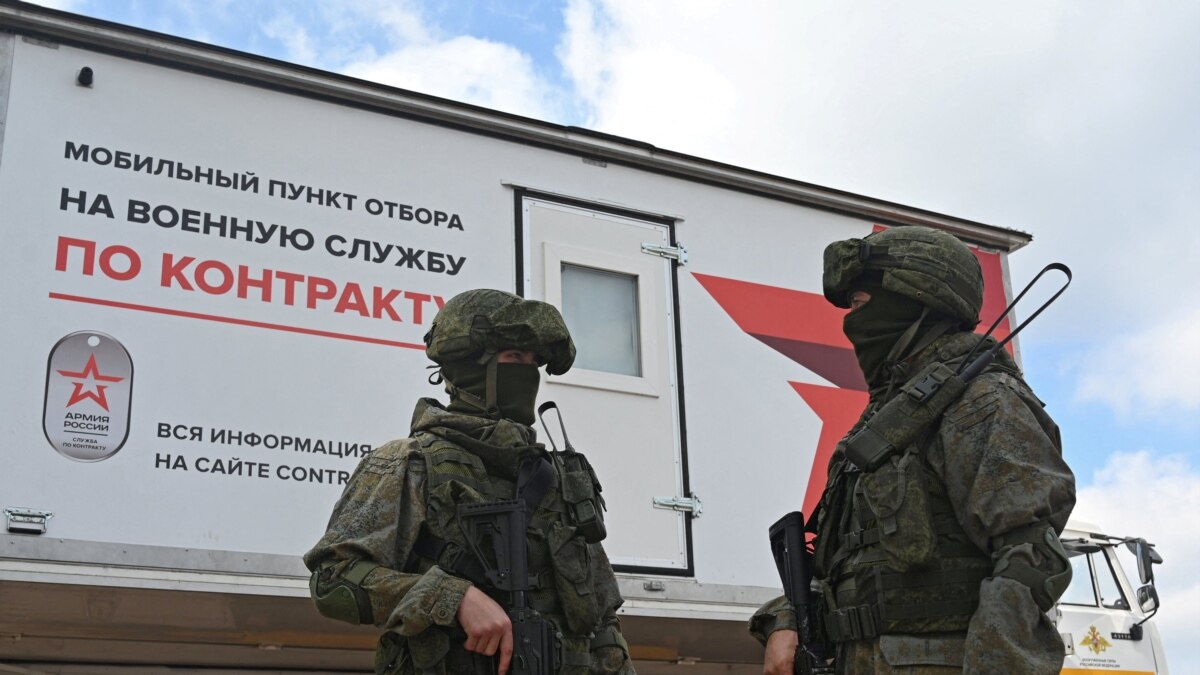 Ukraine Soldiers Say They Are Fighting Prisoners, Not Soldiers - Vimarsana News