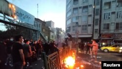 No se detiene la ola de protestas contra el gobierno en Irán
