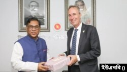 জ্বালানি প্রতিমন্ত্রী নসরুল হামিদ ও দক্ষিণ এশিয়া অঞ্চলের বিশ্বব্যাংকের ভাইস প্রেসিডেন্ট মার্টিন রাইসার
