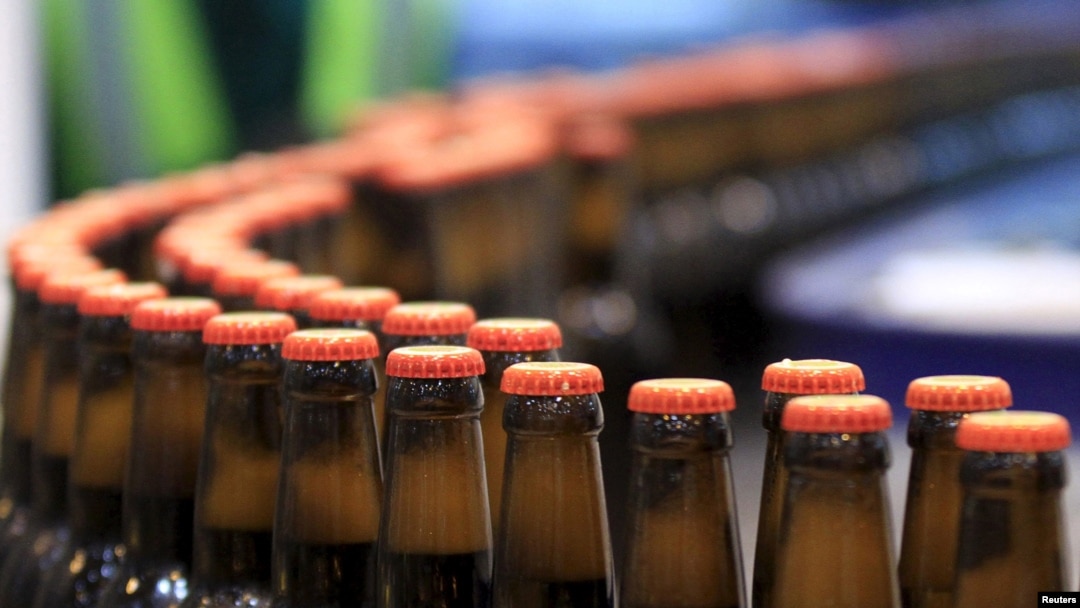 Beer bottles are pictured at the processing line of the newly inaugurated Dashen brewery plant in Debre Birhan town northeast of Ethiopia's capital Addis Ababa Nov. 15, 2015.
