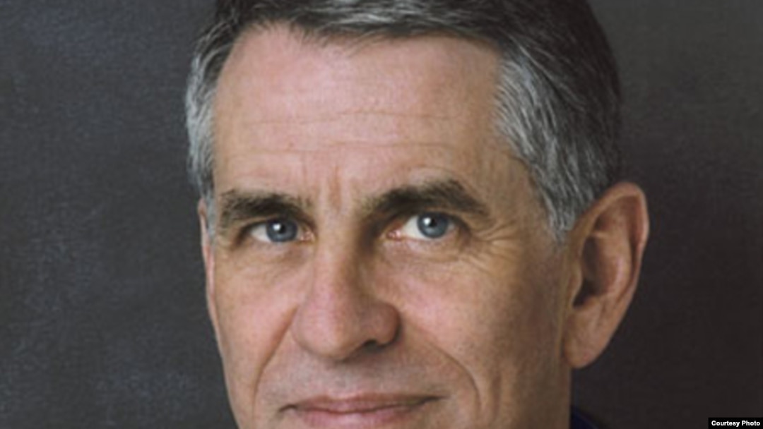 Tác giả Thomas Bass.