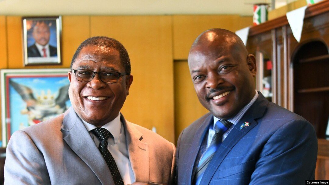 Sindiso Ngwenya, yari umunyamabanga mukuru wa Comesa, ari kumwe na Perezida Pierre Nkurunziza uyu mwaka wa 2018.